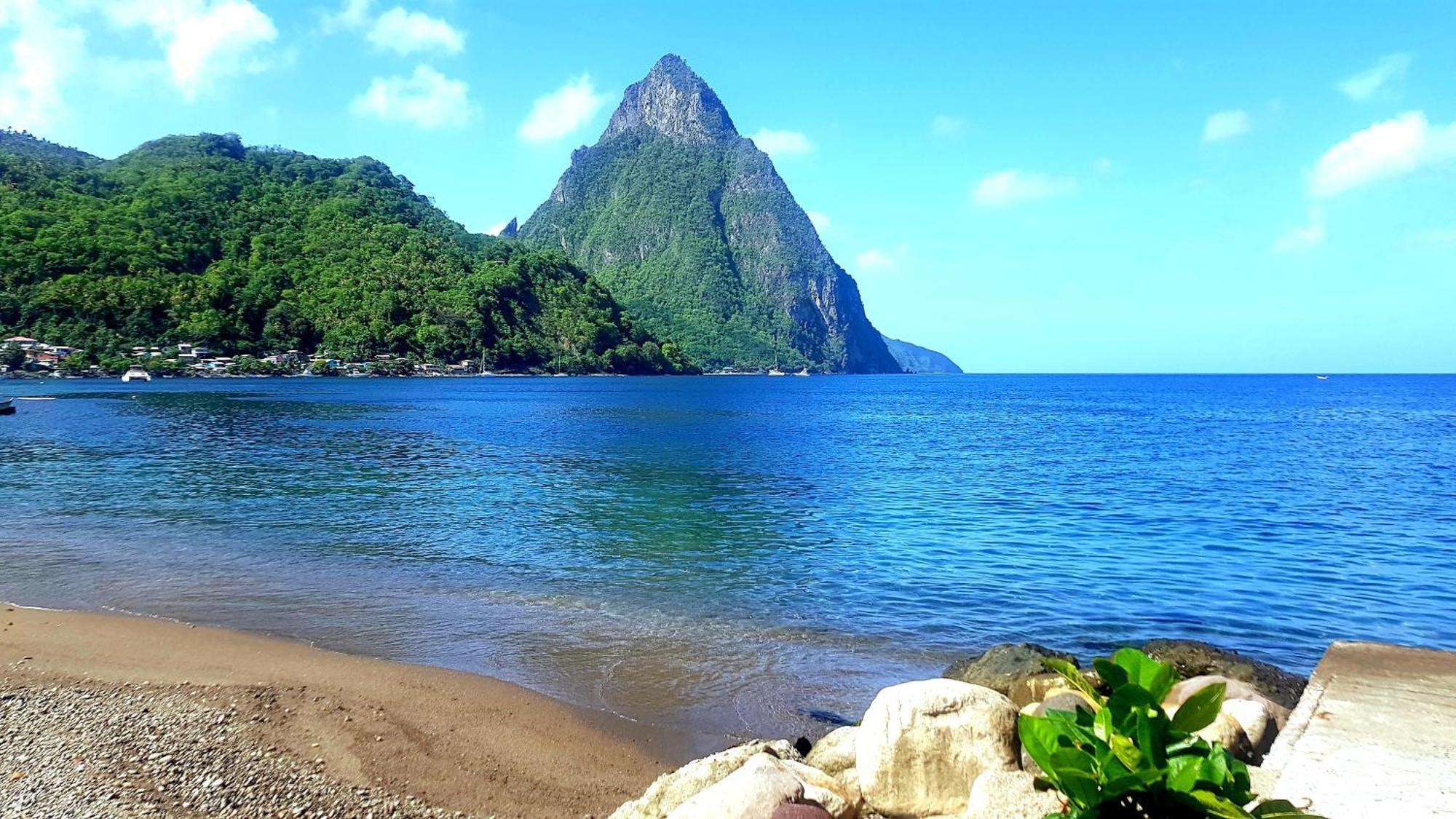 The Suite Spot Apartment - Private Paradise Stay Soufriere Bagian luar foto